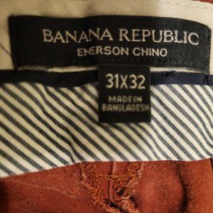 3 Banana Republic Chinos 31x32- 2 Tan, 1 Rust